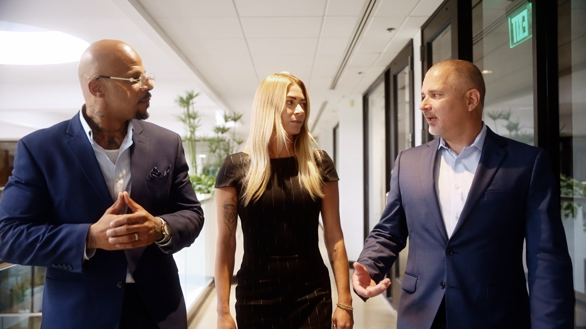 David talks about the criminal justice system with Bail Project staff.